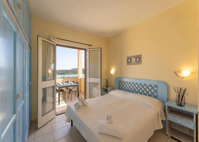 Relax In With Sea View Apartman *